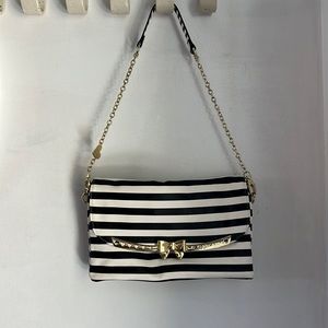 Betsey Johnson purse EUC